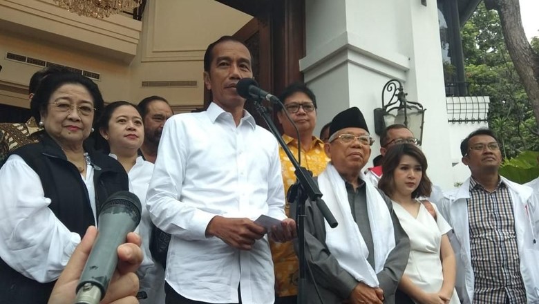 Jokowi Ungkap Hasil 12 Quick Count: Jokowi-Amin 54,5% Prabowo-Sandi 45,5% Jokowi Ungkap Hasil 12 Quick Count: Jokowi-Amin 54,5% Prabowo-Sandi 45,5%