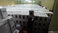 Ketua PPK Kecamatan Jagakarsa Sudarmo mengatakan, kotak suara yang diserahkan dari KPPS disimpan di GOR Jagakarsa. Sejauh ini masih ada sejumlah TPS kelurahan yang belum menyerahkan kotak suara sebagaian lainnya sudah.