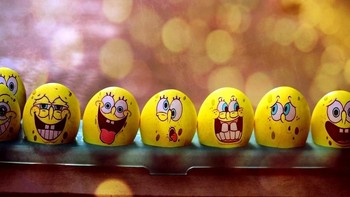 Bermacam ekspresi si Sponge Bob, kali ini bentuknya bulat telur bukan kotak. Foto: via Brainberries