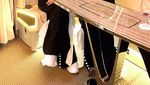 Gaya Kompak Duo Ibu Anak Fashionable dari Thailand Saat Makan