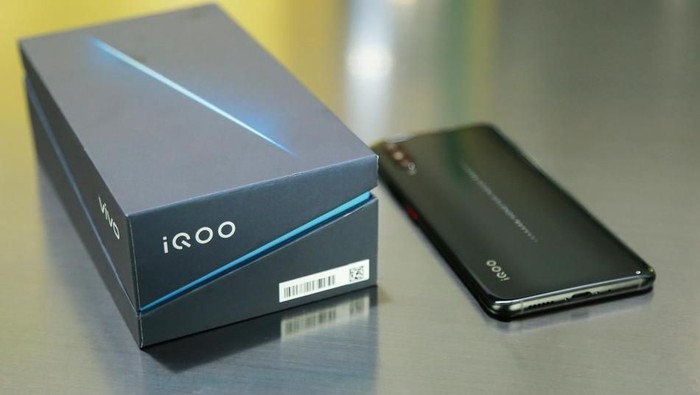 Vivo iQOO. (Foto: Sina Mobile) Vivo iQOO. (Foto: Sina Mobile)