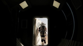 Walaupun tujuan utama dibangunnya simulator ini adalah untuk menjadi tempat wisata, fasilitas ini juga telah bekerjasama dengan Astronauts Center of China. Tujuannya, mengubah fasilitas ini menjadi pusat pelatihan astronot. Thomas Peter/Reuters.