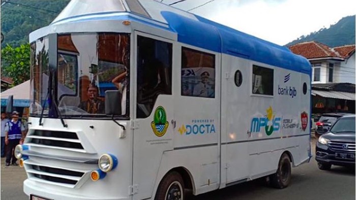 Kendaraan tersebut dipanggil MPus (Mobile Puskesmas) untuk melayani di bidang kesehatan dan menjangkau wilayah terpencil di Jawa Barat.