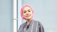 Nikita Mirzani saat ditemui di Trans TV, Jakarta Selatan, Jumat (19/4/2019). Foto: Ismail/detikHOT