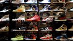 Berburu Sneakers di Sneakerpeak Kemang The Fifth