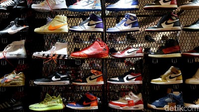 Berburu Sneakers di Sneakerpeak Kemang The Fifth