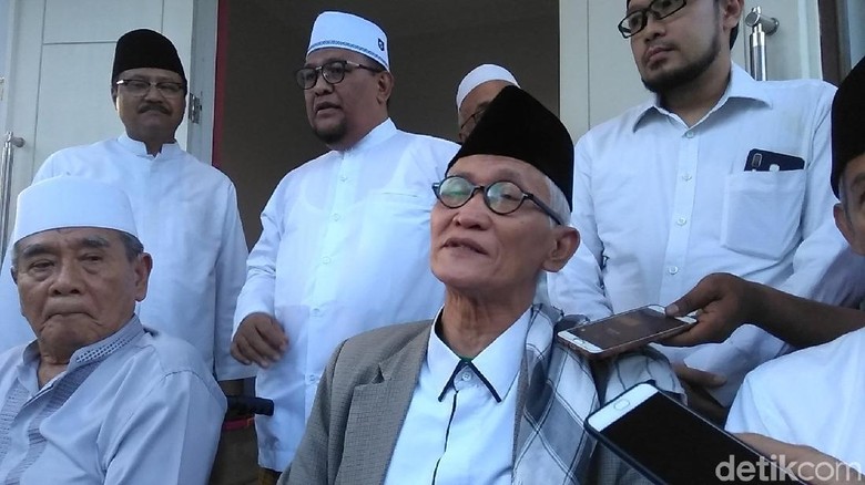 Kiai Sepuh Jatim Imbau Masyarakat Hormati Hasil Pemilu 2019 Kiai Sepuh Jatim Imbau Masyarakat Hormati Hasil Pemilu 2019