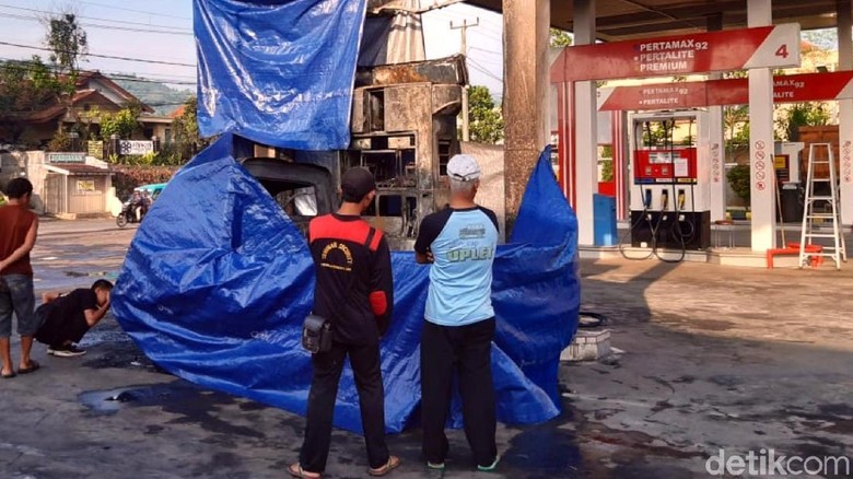 Polisi Selidiki Penyebab Kebakaran SPBU di Sukabumi Polisi Selidiki Penyebab Kebakaran SPBU di Sukabumi