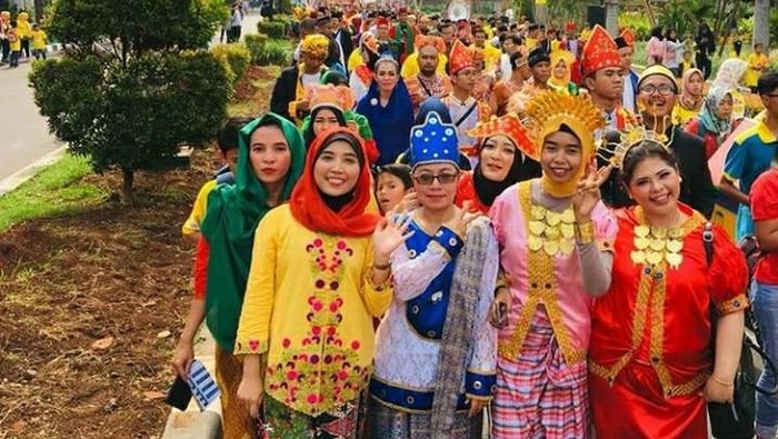  Sewa  Baju  Daerah Di  Gading  Serpong  BAJUKU