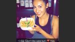 Hobi Makan Ayam Ini Potret Cantik Sahabat Selena Gomez, Francia Raisa