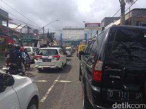 Polisi Terapkan Sistem Buka-Tutup di Jalur Wisata Lembang