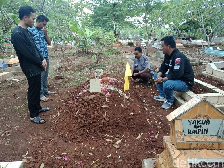 Kelelahan Kawal Rekap Suara, Petugas KPPS di Karawang Meninggal Kelelahan Kawal Rekap Suara, Petugas KPPS di Karawang Meninggal