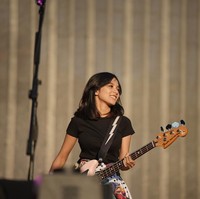 Fitry Wulantari pernah beberapa kali digandeng band Pee Wee Gaskins. Ia juga pernah berkolaborasi dengan band asal Bandung Saint Fiction. Foto: Dok. Instagram Fitry Wulantari