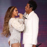 Pasangan Beyonce dan Jay-Z pernah berurusan dengan hukum karena video seks tersebar saat mereka menginap di sebuh hotel di Las Vegas, beberapa waktu lalu. Dilansir Onedio, video tersebut direkam oleh staf hotel dan dia memeras pasangan selebriti terkaya itu dengan minta sejumlah uang. Namun Beyonce langsung membawa sang pemeras ke pengadilan dan video juga tak sempat tersebar. Foto: Instagram