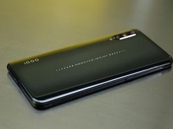 Penampakan Monster  Vivo IQOO Samurai Black