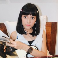 Ada pula netizen yang menyebut Fitry sebagai istri online-ku. Kebanyakan kaum Adam berkomentar bahwa perempuan yang bermain bass memang punya daya tarik tinggi. Dok. Instagram