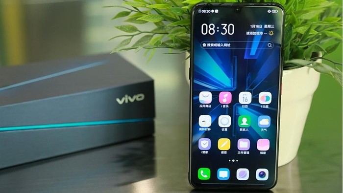 Vivo iQOO versi Samurai Black. Foto: Sina Mobile Vivo iQOO versi Samurai Black. Foto: Sina Mobile