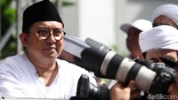 Sejumlah tokoh nasional pun turut hadir di acara tersebut, mulai dari Fadli Zon, Amien Rais, hingga Rizal Ramli.