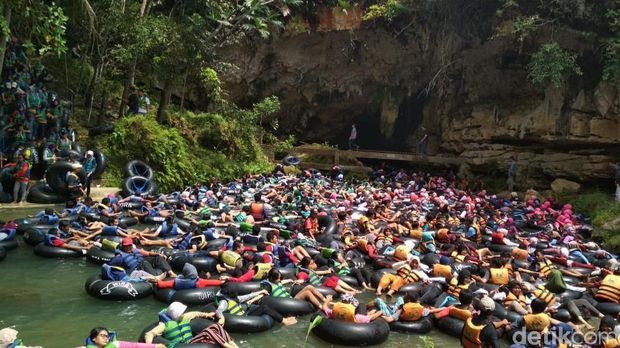 Long Weekend, Ini Penampakan Wisatawan Jejali Gua Pindul Gunungkidul