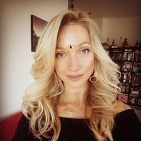 “Saya merasa memiliki awal yang baru. Lebih kuat, lebih feminin, lebih seksi dan lebih lelah juga, tentu saja,” kata Ruzenka. (Foto: Instagram)