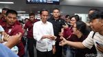 Momen Jokowi Naik MRT di Akhir Pekan