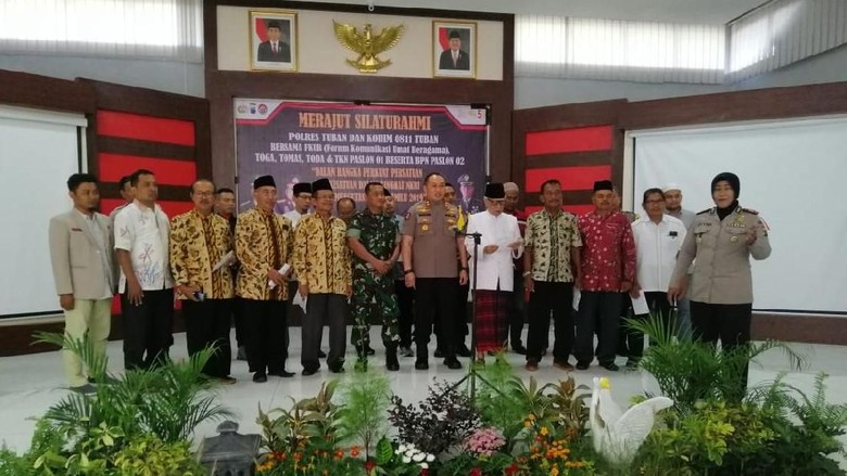 Lewat Deklarasi Damai, Warga Tuban Merajut Silaturahmi Usai Pemilu Lewat Deklarasi Damai, Warga Tuban Merajut Silaturahmi Usai Pemilu