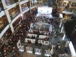 Antrean Mengular Penjualan Perdana Huawei P30 di Jakarta