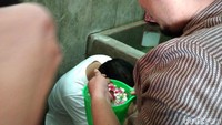Pesimistis menghantuinya setelah melihat hasil perhitungan suara sementara. Yayat menargetkan meraih 7.000 suara untuk bisa duduk DPRD Kabupaten Cirebon. Namun, pada kenyataannya raihan suara Yayat jauh dari apa yang ditargetkan.