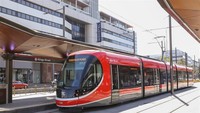 Menghubungkan Gungahlin Place di utara dan Alinga Street di pusat kota, rute kereta membentang sekitar 12 km, dengan 13 pemberhentian. Perjalanan memakan waktu 24 menit. Foto: Dok. Xinhuanet