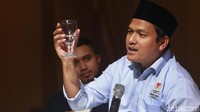 Pipin Sofyan dari BPN Prabowo-Sandi menyampaikan pandangannya.