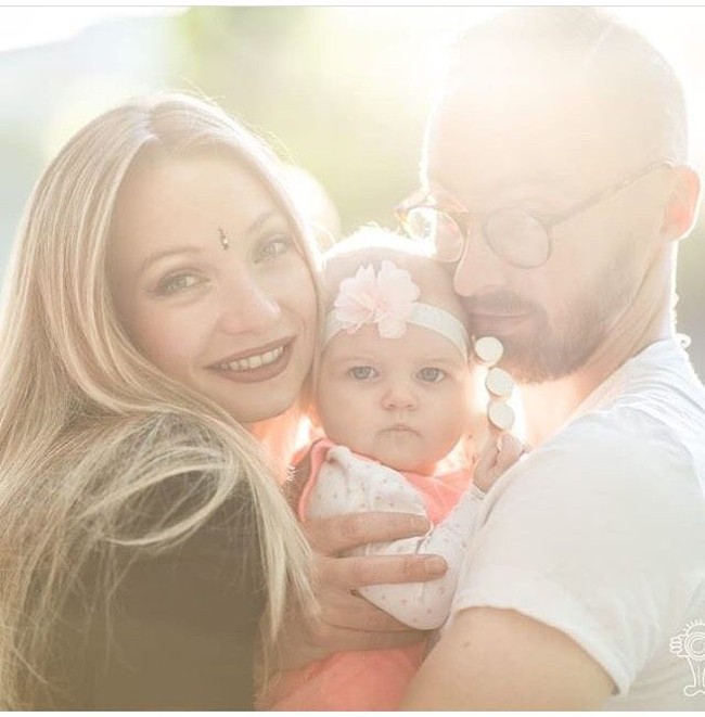 Ruzenka memiliki ketertarikan pada tarian dan pertunjukan sejak dia berusia tujuh tahun. Sebagai seorang anak, dia pernah berlatih skating, sebelum akhirnya mencoba tangannya di tarian Amerika Latin. (Foto: Instagram)