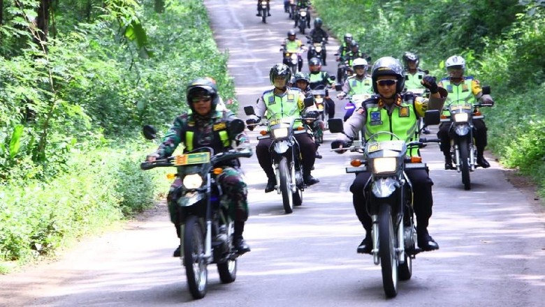 Dengan Trail, Polisi Patroli Amankan PPK di Madiun Dengan Trail, Polisi Patroli Amankan PPK di Madiun