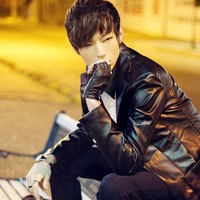 Xiahn juga menyesuaikan gaya berpakaian serupa para idol K-Pop, hingga mentato lengan dengan huruf Korea. Saat melihat sosoknya di media sosial, banyak orang menanyakan apakah Xiahn orang Korea atau China. Foto: Dok. Facebook Xiahn Nishi