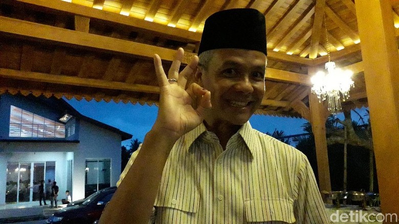 Dinginkan Tensi Politik, Ganjar Dorong Jokowi dan Prabowo Bertemu Dinginkan Tensi Politik, Ganjar Dorong Jokowi dan Prabowo Bertemu