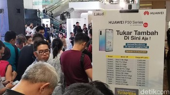 Konsumen juga disediakan program tukar tambah. Foto: Agus Tri Haryanto/inet