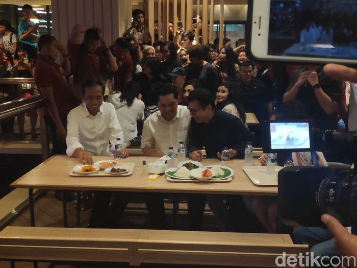 Foto: Capres Jokowi di Grand Indonesia. (Alfons-detikcom) Foto: Capres Jokowi di Grand Indonesia. (Alfons-detikcom)