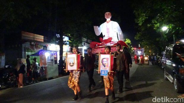 Kirab Pataka RA Kartini di Rembang