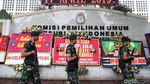 Bawa Senjata Laras Panjang, TNI Jaga Ketat KPU