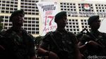 Bawa Senjata Laras Panjang, TNI Jaga Ketat KPU