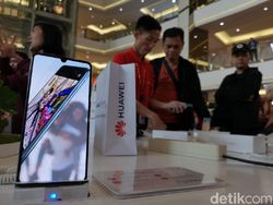 Antrean Mengular Penjualan Perdana Huawei P30 di Jakarta