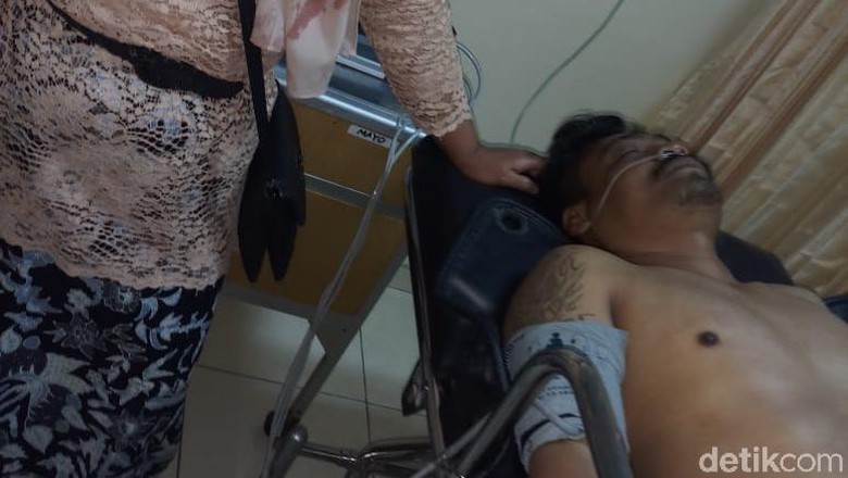 Ketua KPPS Tusuk Perut Sendiri Diduga Stres Memikirkan Selisih Surat Suara Ketua KPPS Tusuk Perut Sendiri Diduga Stres Memikirkan Selisih Surat Suara