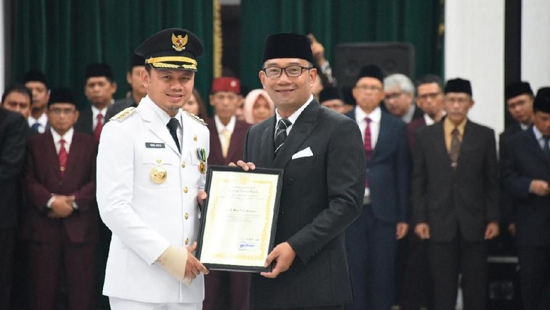 Lantik Kepala Daerah, Ridwan Kamil: Saya Titip Kondusifitas Lantik Kepala Daerah, Ridwan Kamil: Saya Titip Kondusifitas