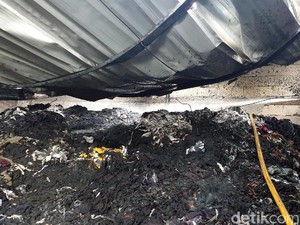 Cerita Menegangkan Pekerja Lihat Pabrik Pengolahan Kain Kebakaran