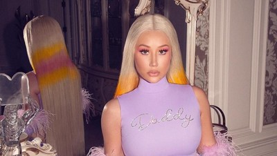 Potret Iggy Azalea Pamer Perut Six Pack Setelah Diam-diam Melahirkan