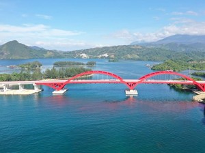 Jokowi ke Papua Resmikan Jembatan Holtekamp, Pengganti Tiko dan BGS