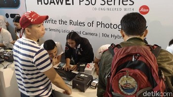 Huawei P30 Pro, P30 dan P30 Lite dijual perdana serantak pada hari ini di Huawei High-End Experience Shop yang berlokasi di Taman Anggrek. Foto: Agus Tri Haryanto/inet