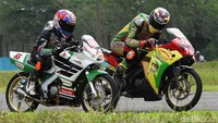 Dua orang peserta adu cepat di lintasan Sirkuit Sentul.