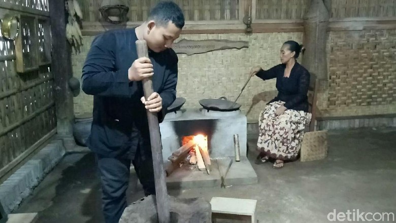 Disangrai Tradisional, Cita Rasa Kopi Banyuwangi Ini Sungguh Berbeda Disangrai Tradisional, Cita Rasa Kopi Banyuwangi Ini Sungguh Berbeda