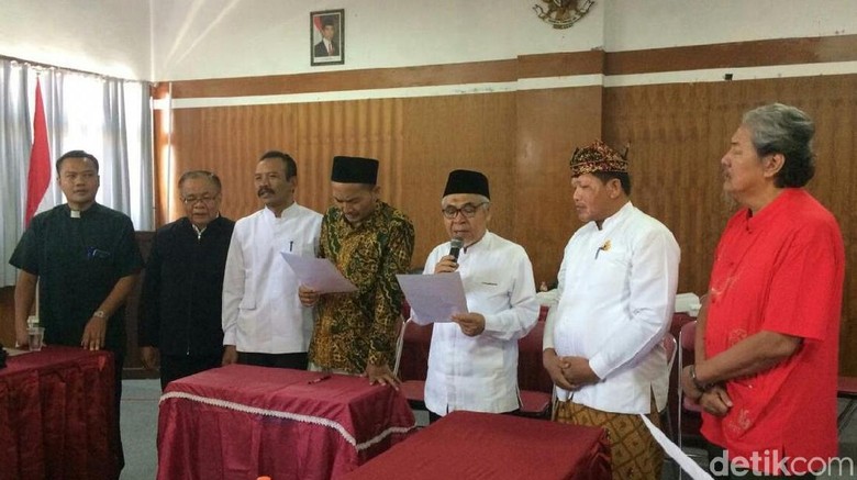 Forum Kerukunan Umat Beragama Banyuwangi Serukan Damai Pascapemilu Forum Kerukunan Umat Beragama Banyuwangi Serukan Damai Pascapemilu