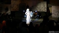 Dunia fashion di Aceh memang mulai bergairah dan berkembang cukup signifikan. Event ini juga menghadirkan artis Zaskia Sungkar sebagai bintang tamu. (Agus Setyadi/detikcom)